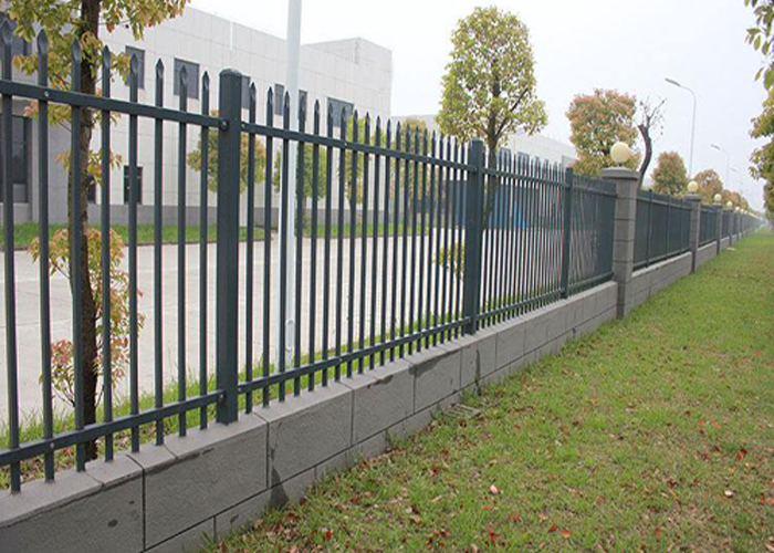 抚州工厂厂区锌钢围墙护栏工程案例